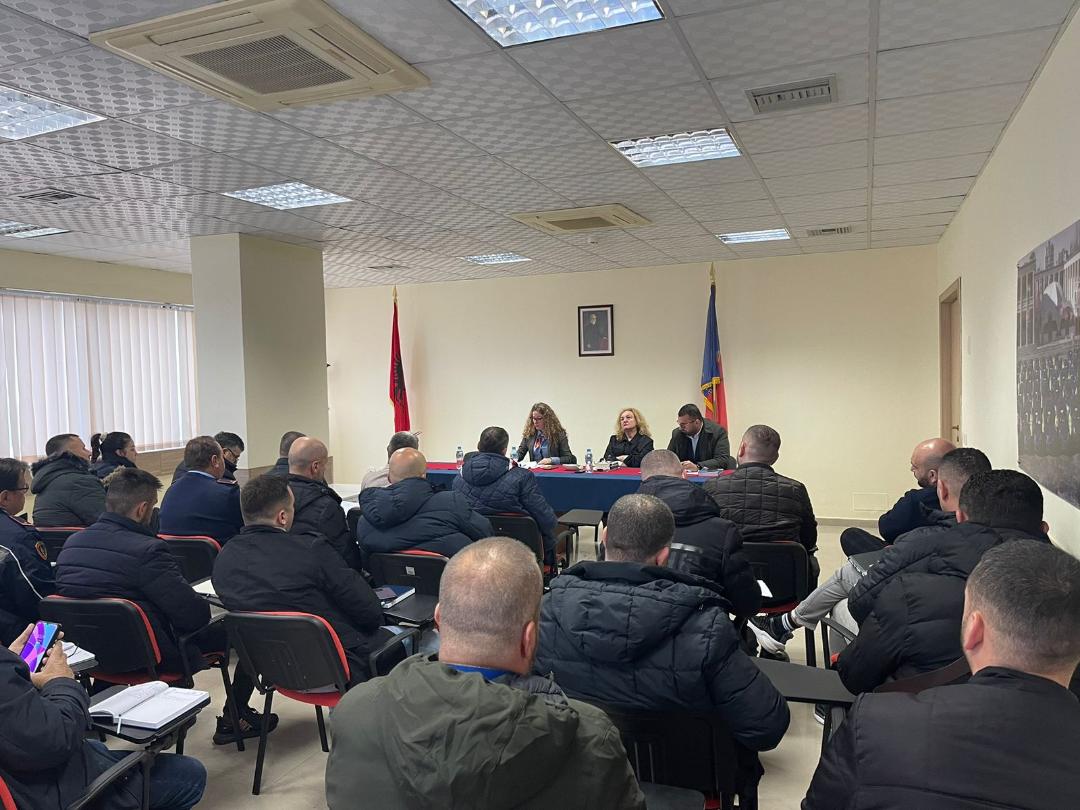 Organizohet trajnimi iniciuar nga Drejtuesi i Prokuorisë Fier Z.Elion Mustafaj, në kuadër të përmirësimit të punës së oficerve të Prokurorisë Fier dhe Policisë Fier