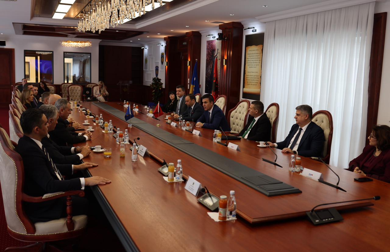 Prokurori i Përgjithshëm zhvillon vizitë zyrtare në Kosovë, takime me U.D. së Kryeprokurorit të Shtetit dhe kreun e Prokurorisë Speciale